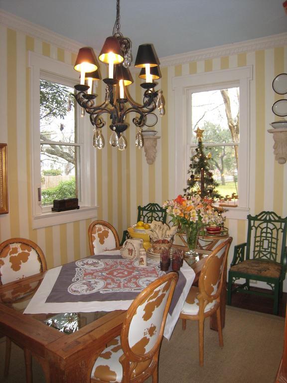 Belle Oaks Inn Gonzales Экстерьер фото