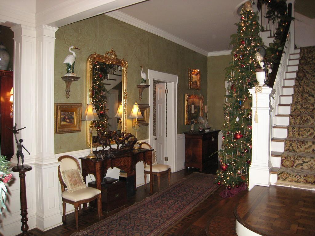 Belle Oaks Inn Gonzales Экстерьер фото