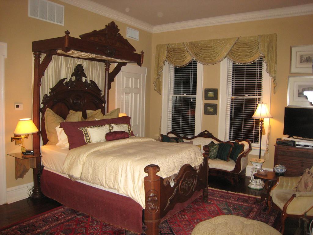 Belle Oaks Inn Gonzales Экстерьер фото
